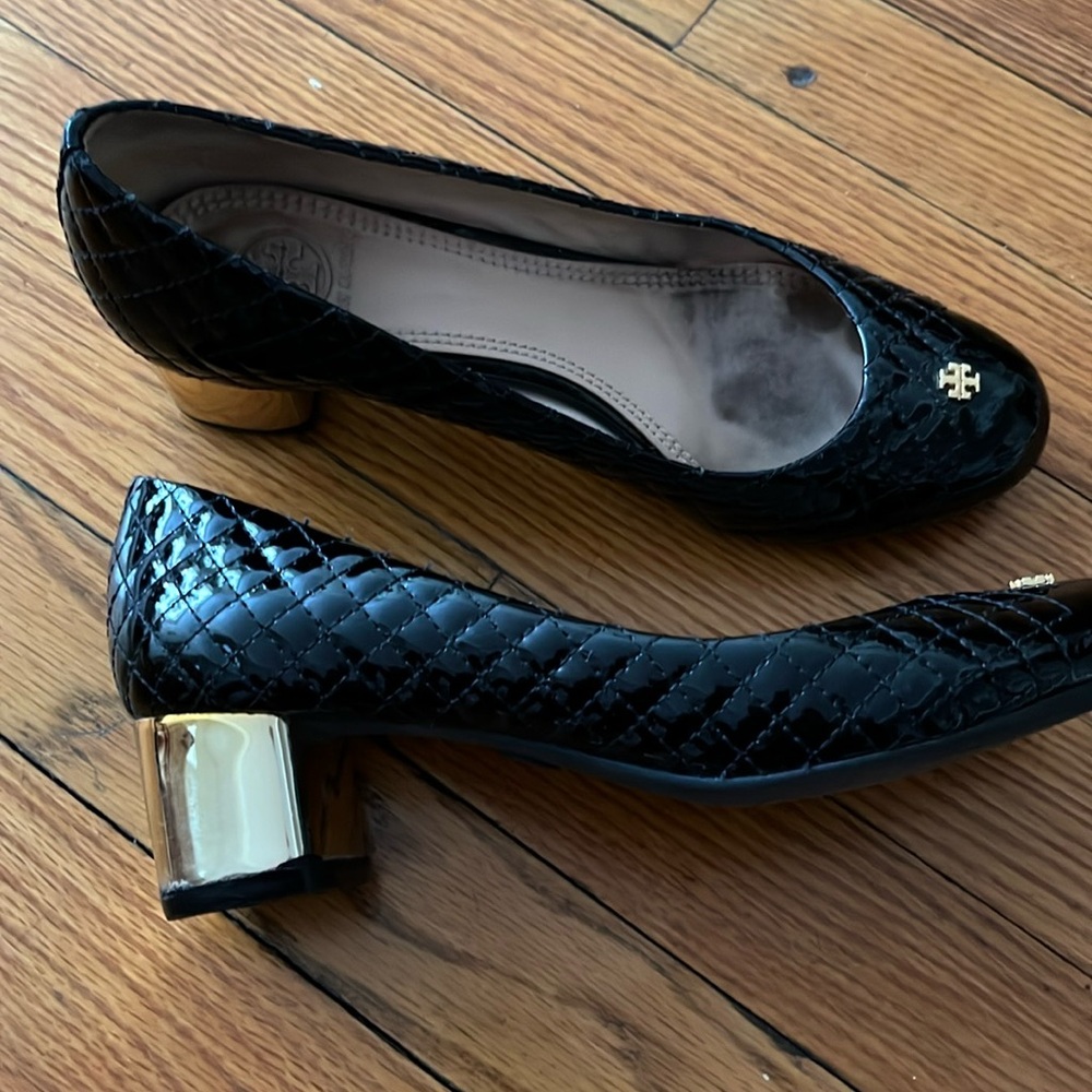 Tory Burch quilted patent shoes 8.5